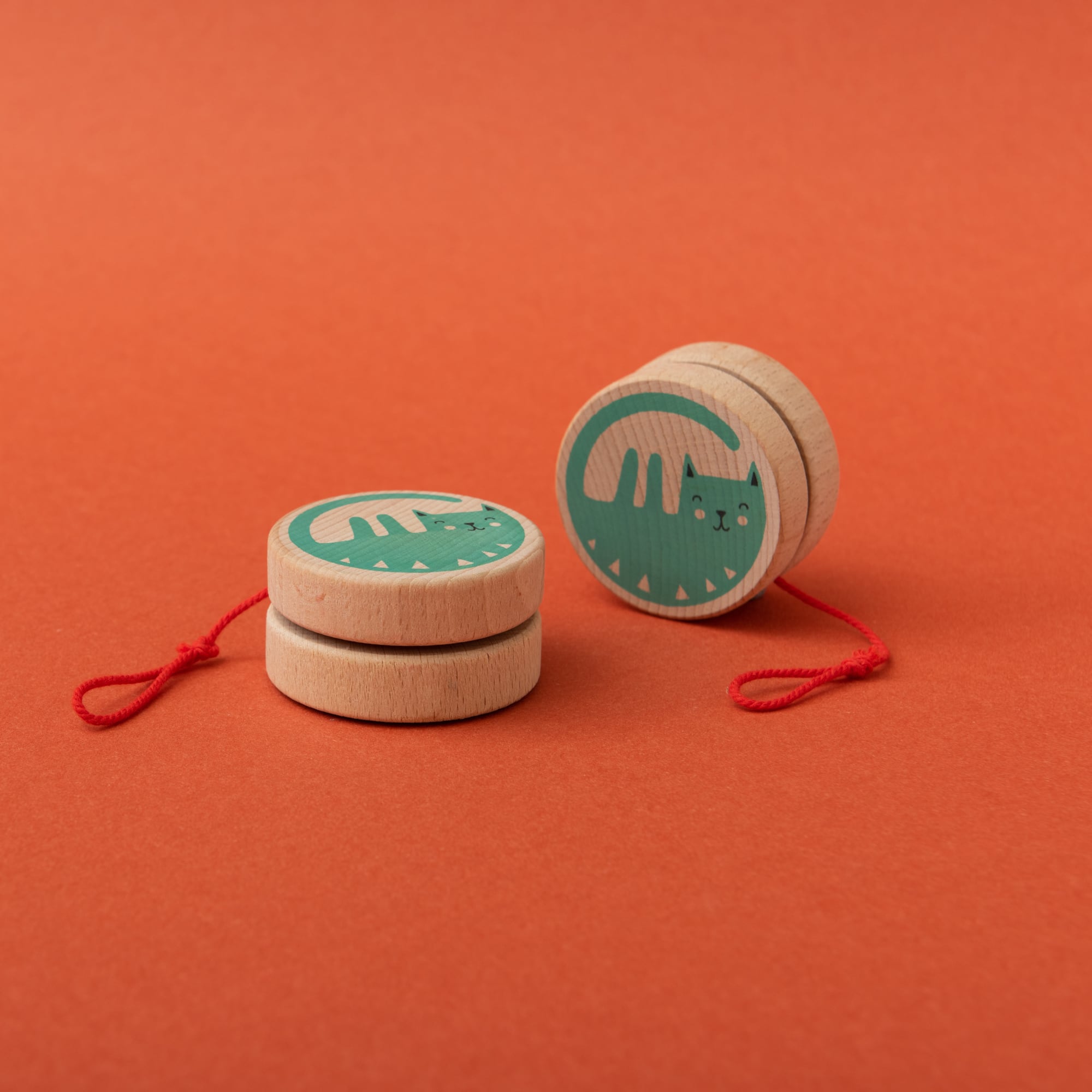 Wooden Yoyo Cat