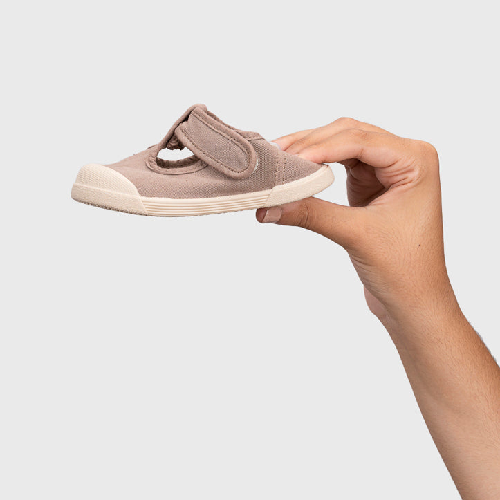 Barefoot Concept Canvas Shoes, Cocoa