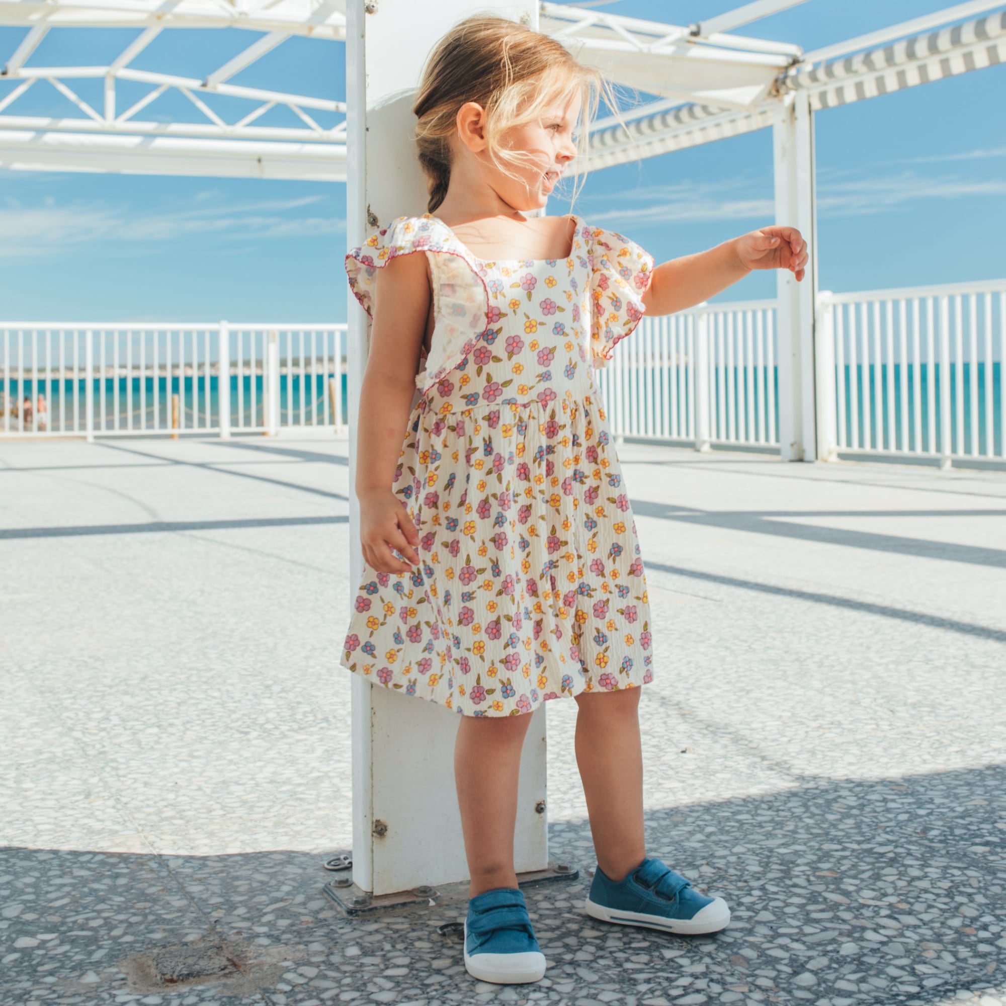 Barefoot concept canvas shoes, Jeans