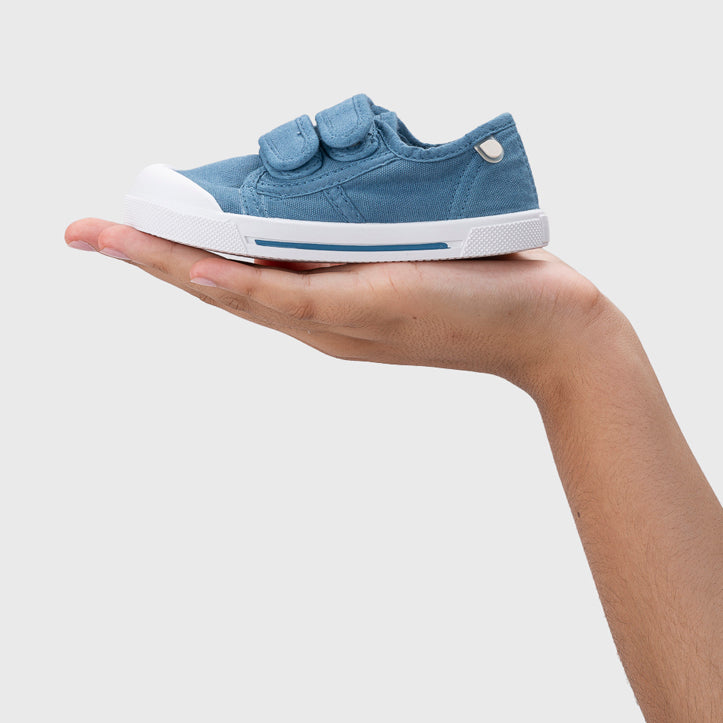 Barefoot concept canvas shoes, Jeans