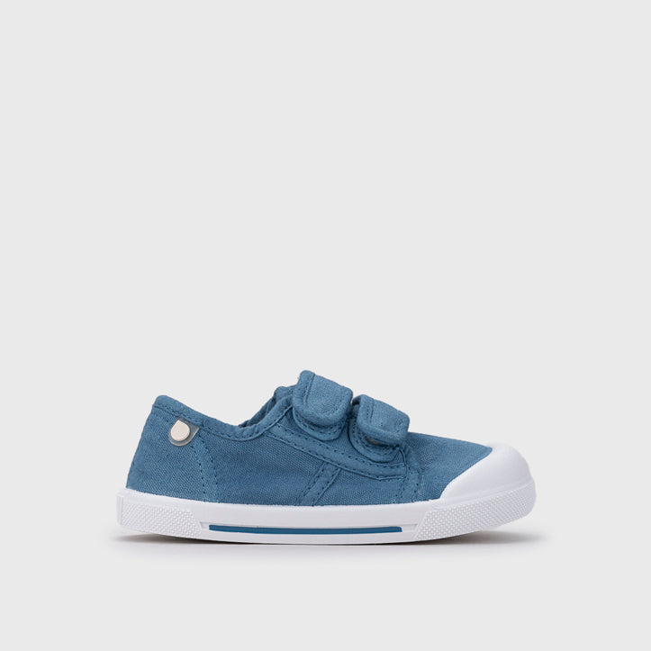 Barefoot concept canvas shoes, Jeans