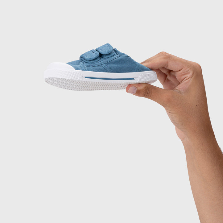 Barefoot concept canvas shoes, Jeans