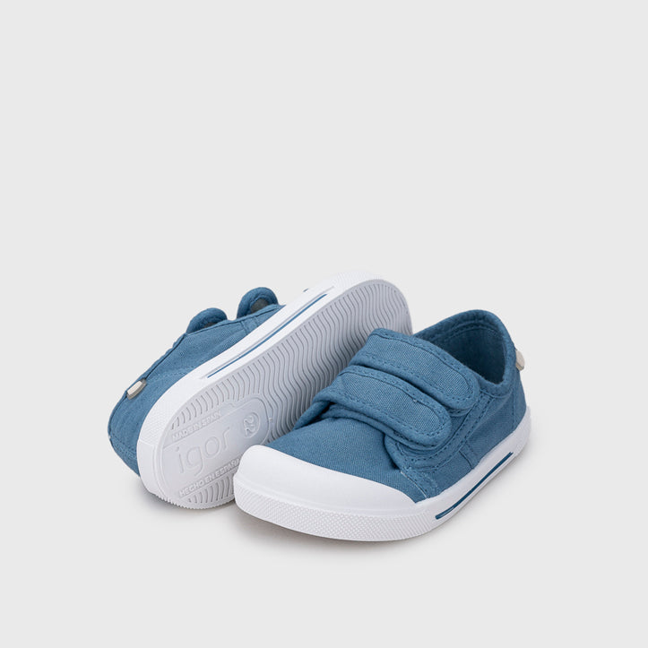 Barefoot concept canvas shoes, Jeans
