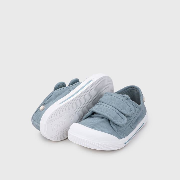 Barefoot concept canvas shoes, Ocean
