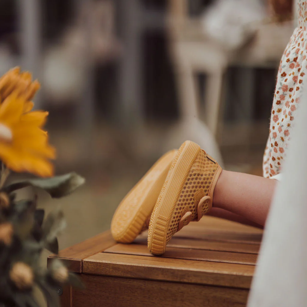 Breathable gaming shoes, Buckwheat