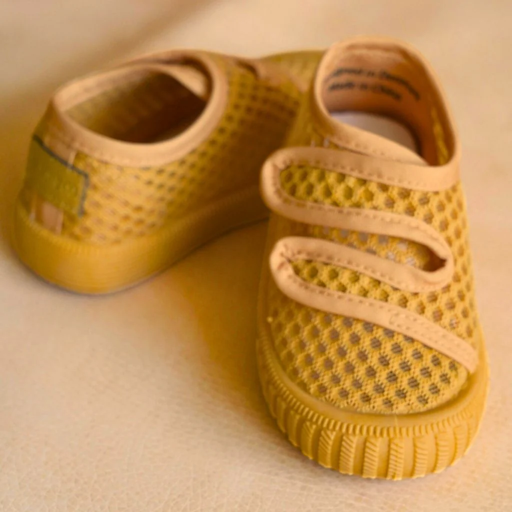 Breathable gaming shoes, Buckwheat