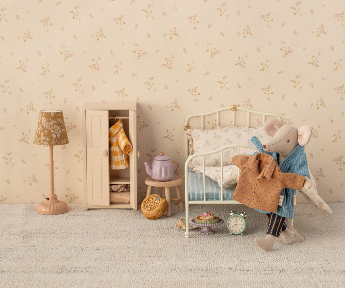 Clothes for daddy mouse, Striped shirt and pants