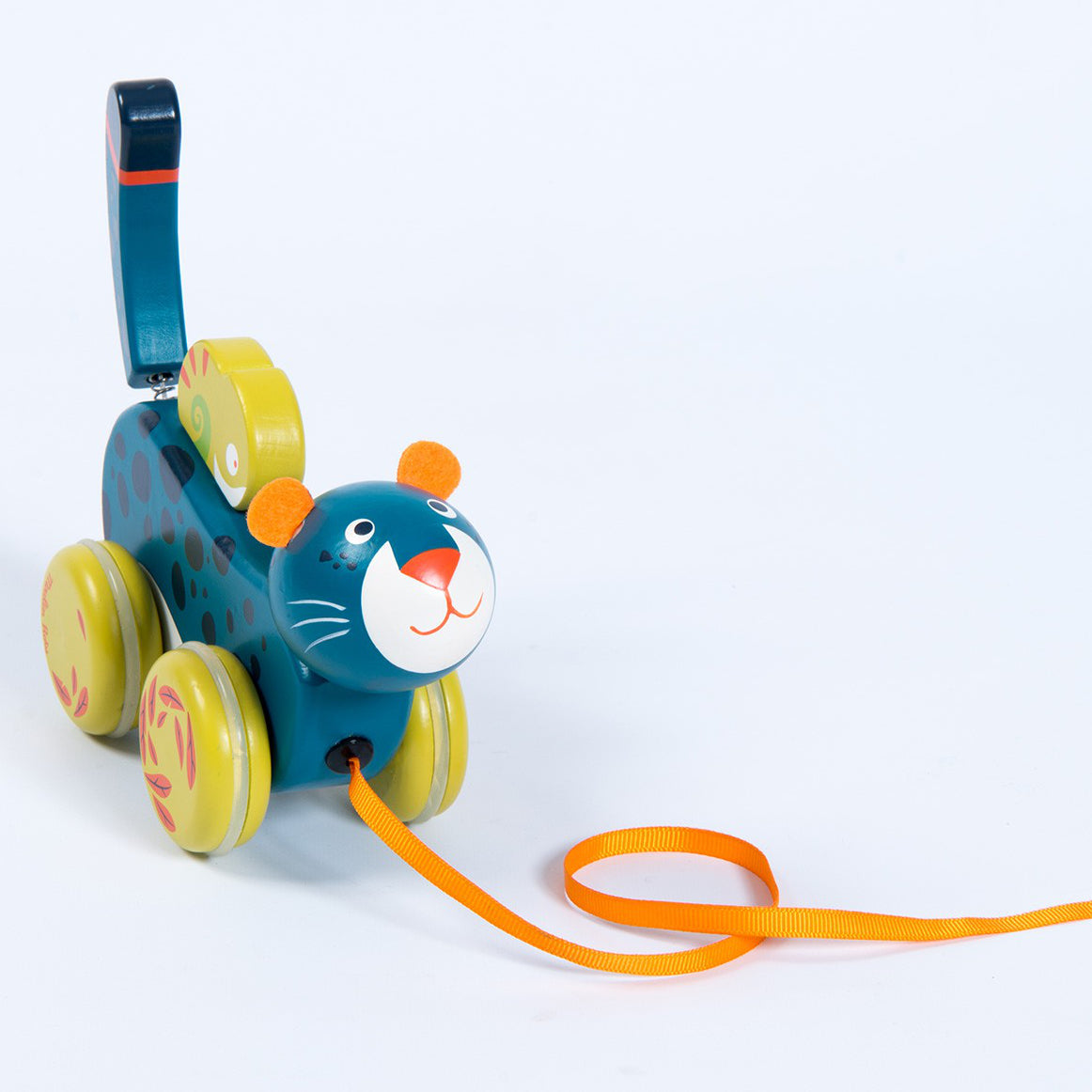 Wooden pull panther