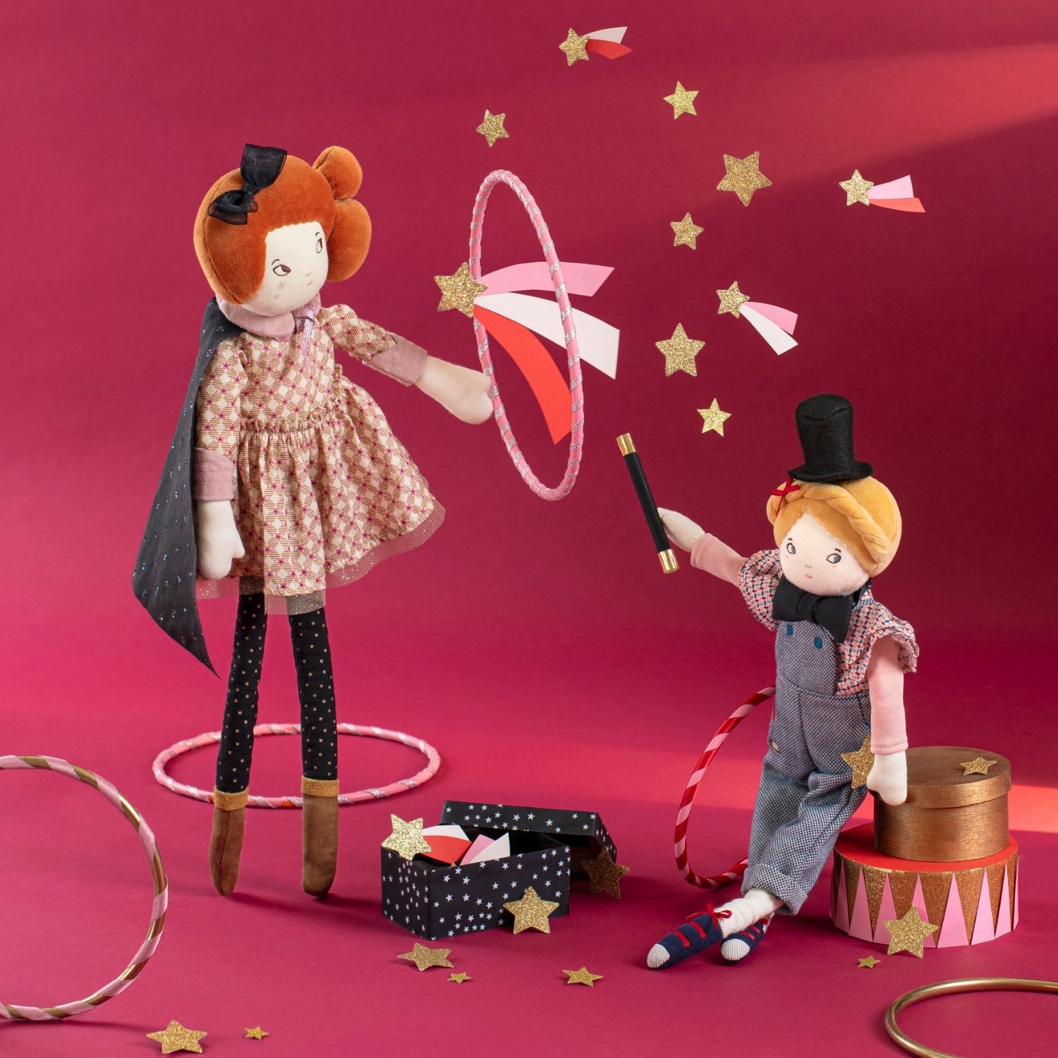 Les Parisiennes di Moulin Roty Collezione di bambole morbide in stoffa per bambini e giochi di attività