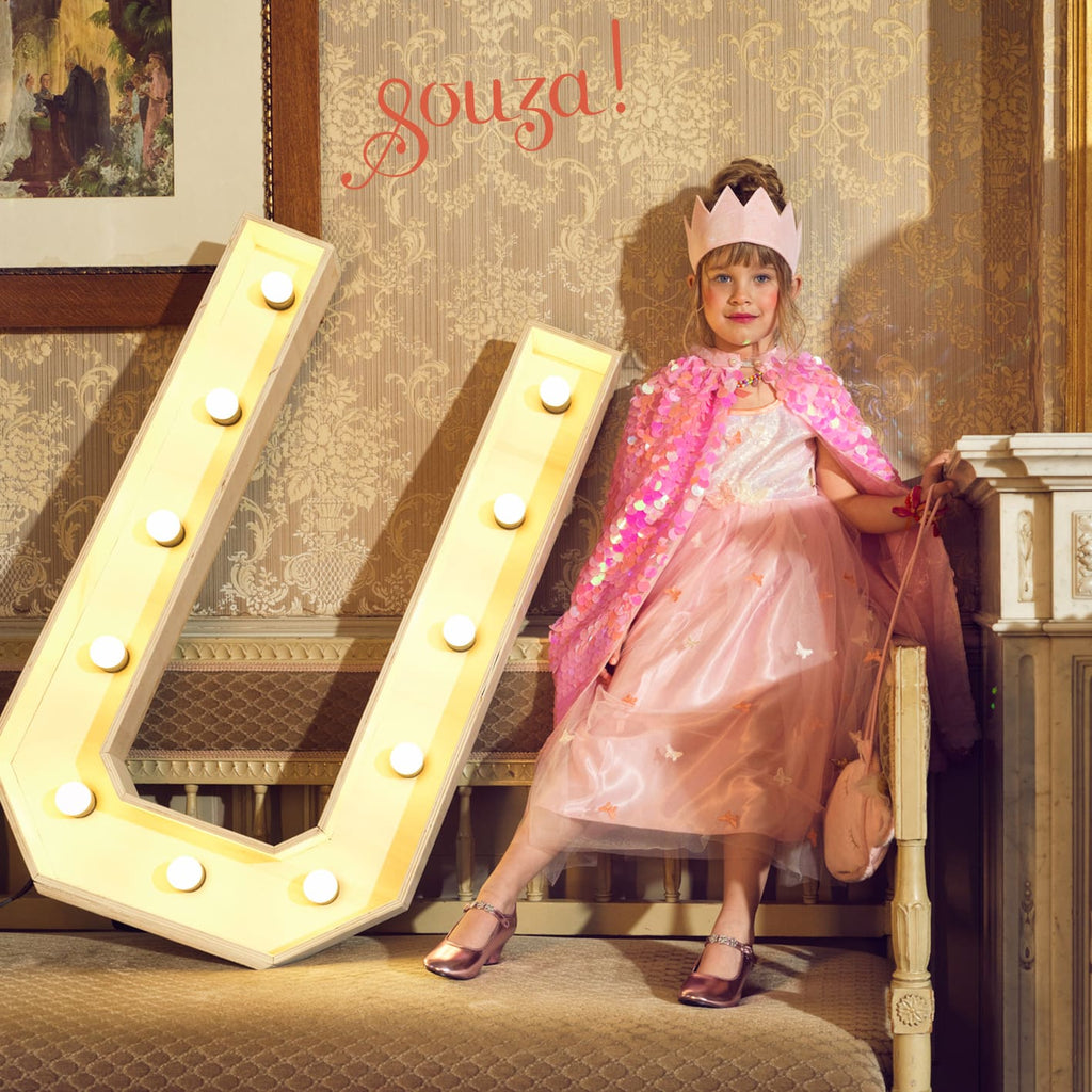 Sparkling pink cloak, Laurence