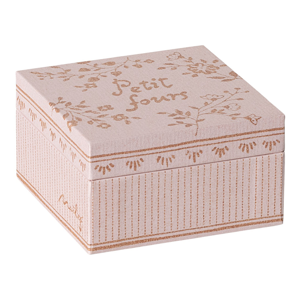 Cakes and Cake Plate, Mini