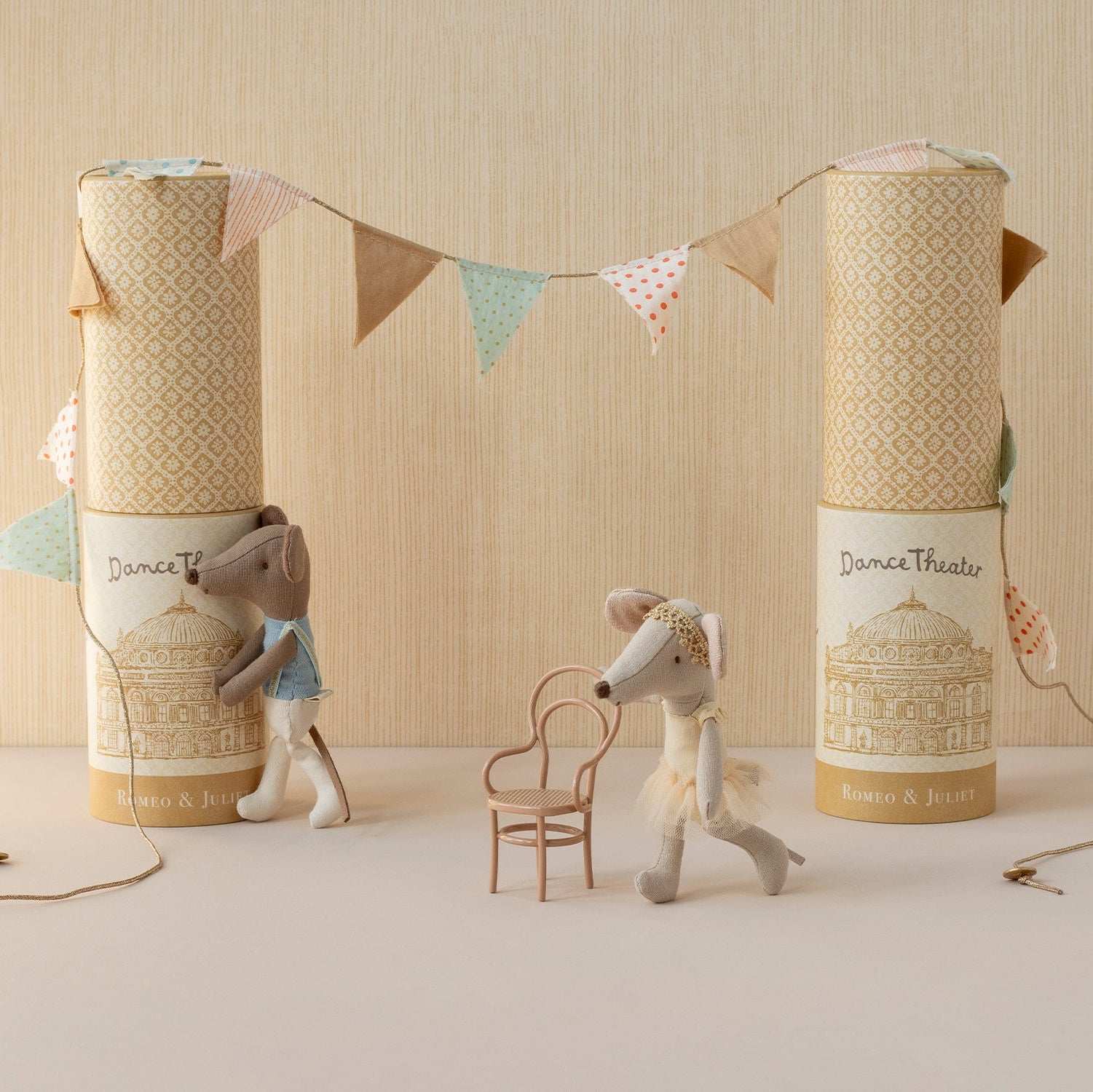  Ballet dancer mouse, Big sister