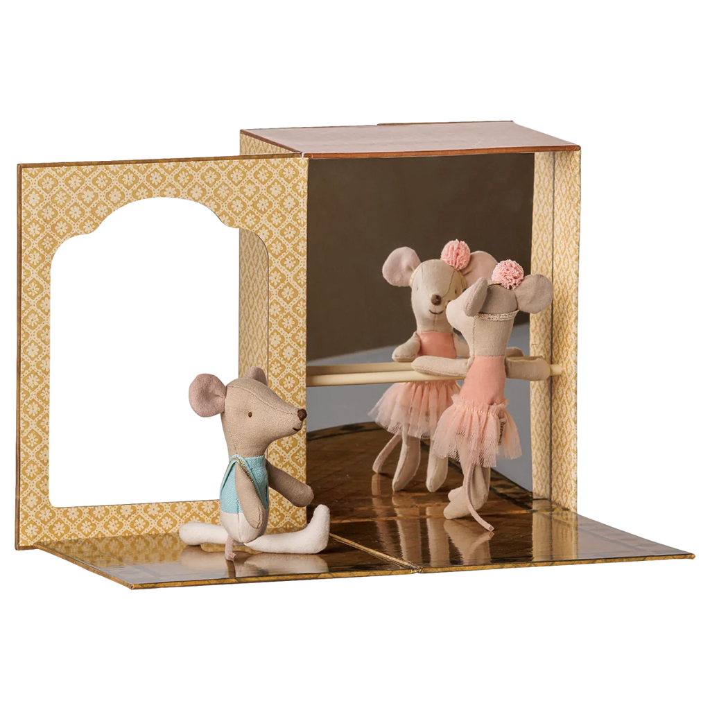 Studio de danse Souris, incluant Petite sœur et Petit frère