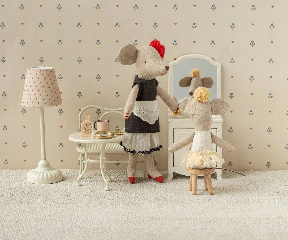 Beautician mouse, Mum