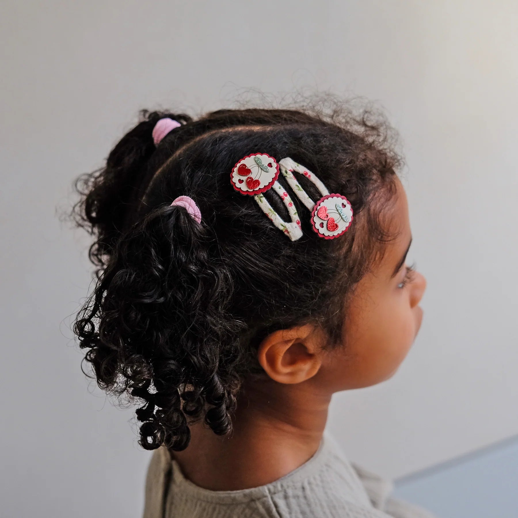 Fermagli per capelli, Ciliegie bordo smerlato