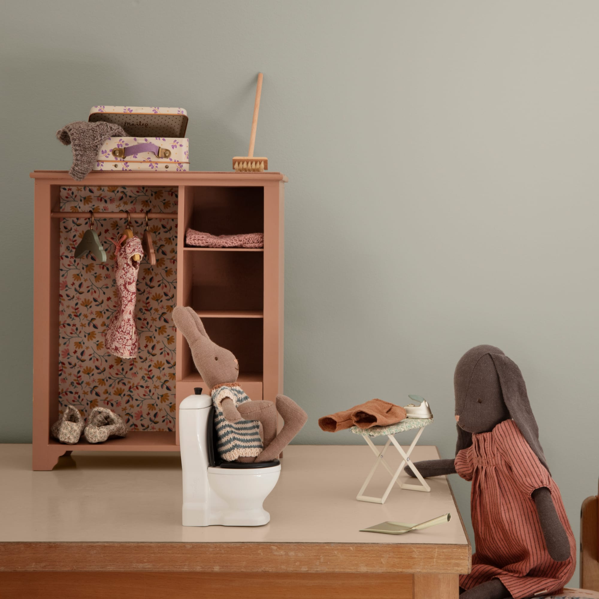 Armadio grande in miniatura - Giallo | Maileg