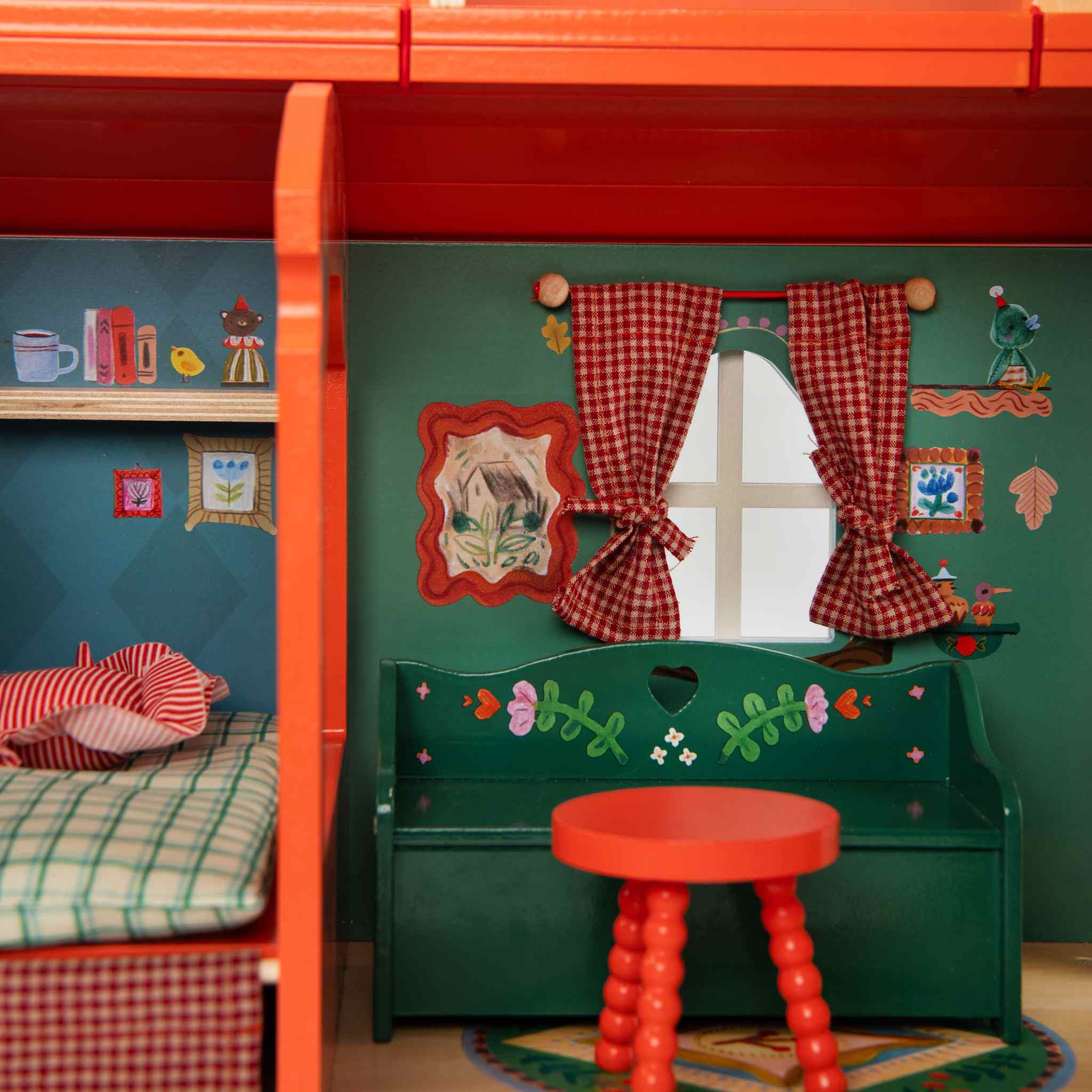 The big wooden caravan, Minouchkas