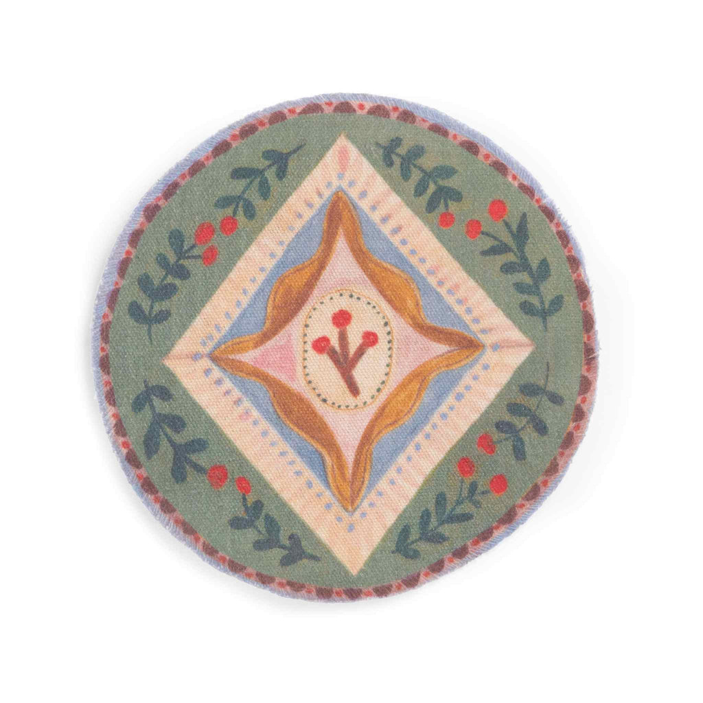 Set next to the fireplace, Minouchkas