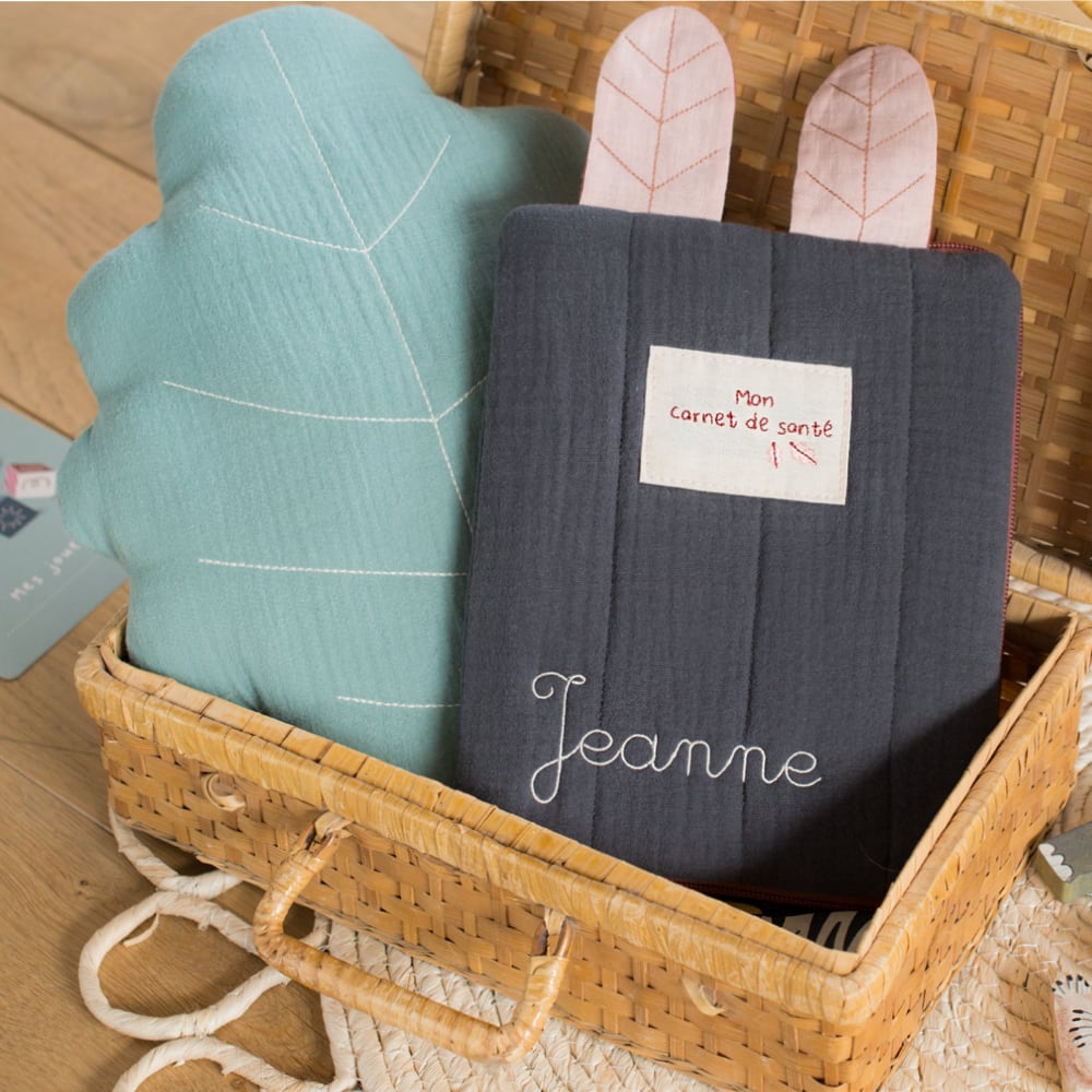 Customizable health record cover, feathers