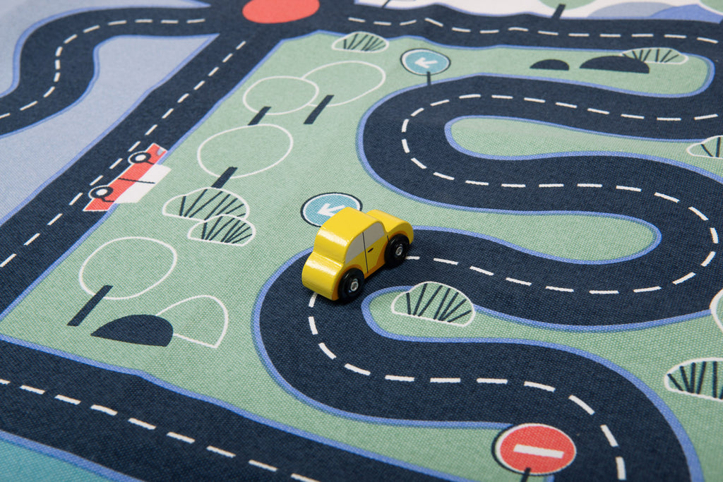 Circuit carpet for toy cars