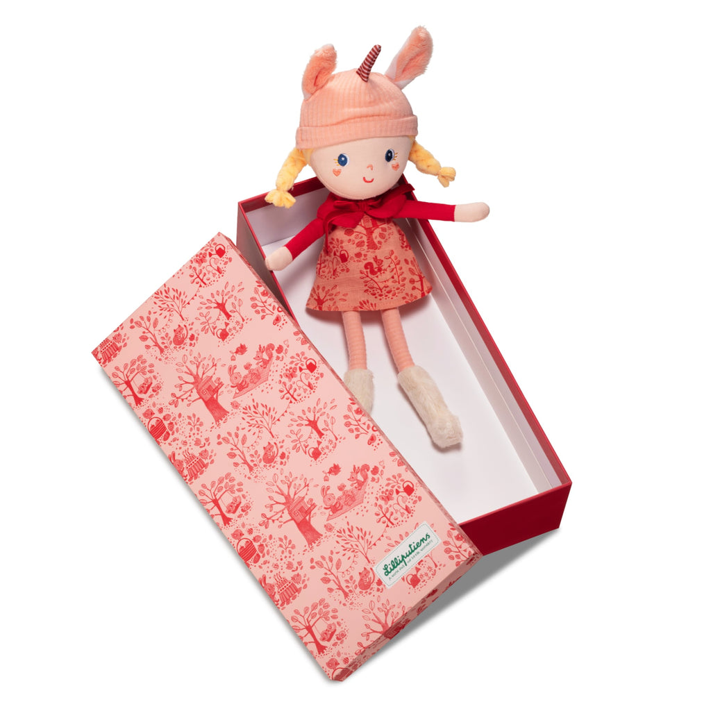 Cloth doll with box, Lena