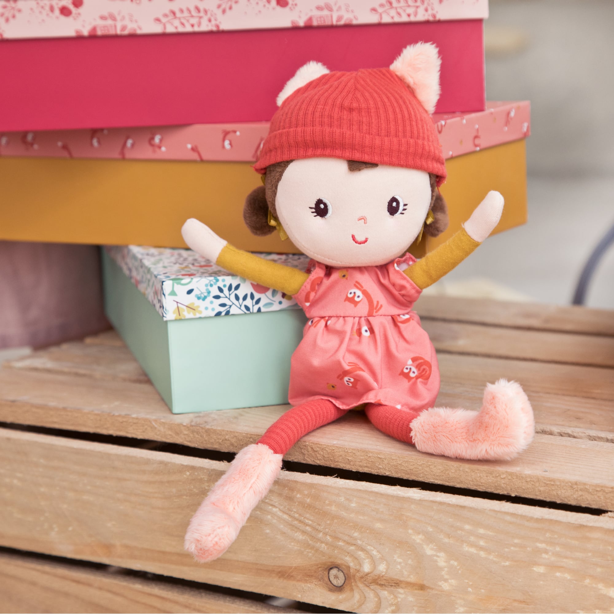 Cloth doll with box, Alice