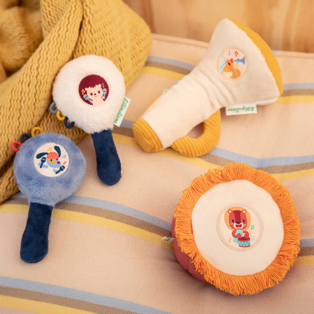 Maraca-shaped rattles