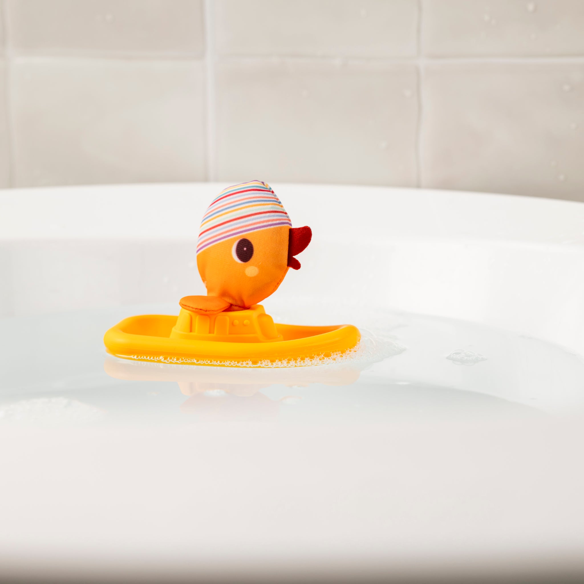 Gaspard the Duck and His Floating Boat