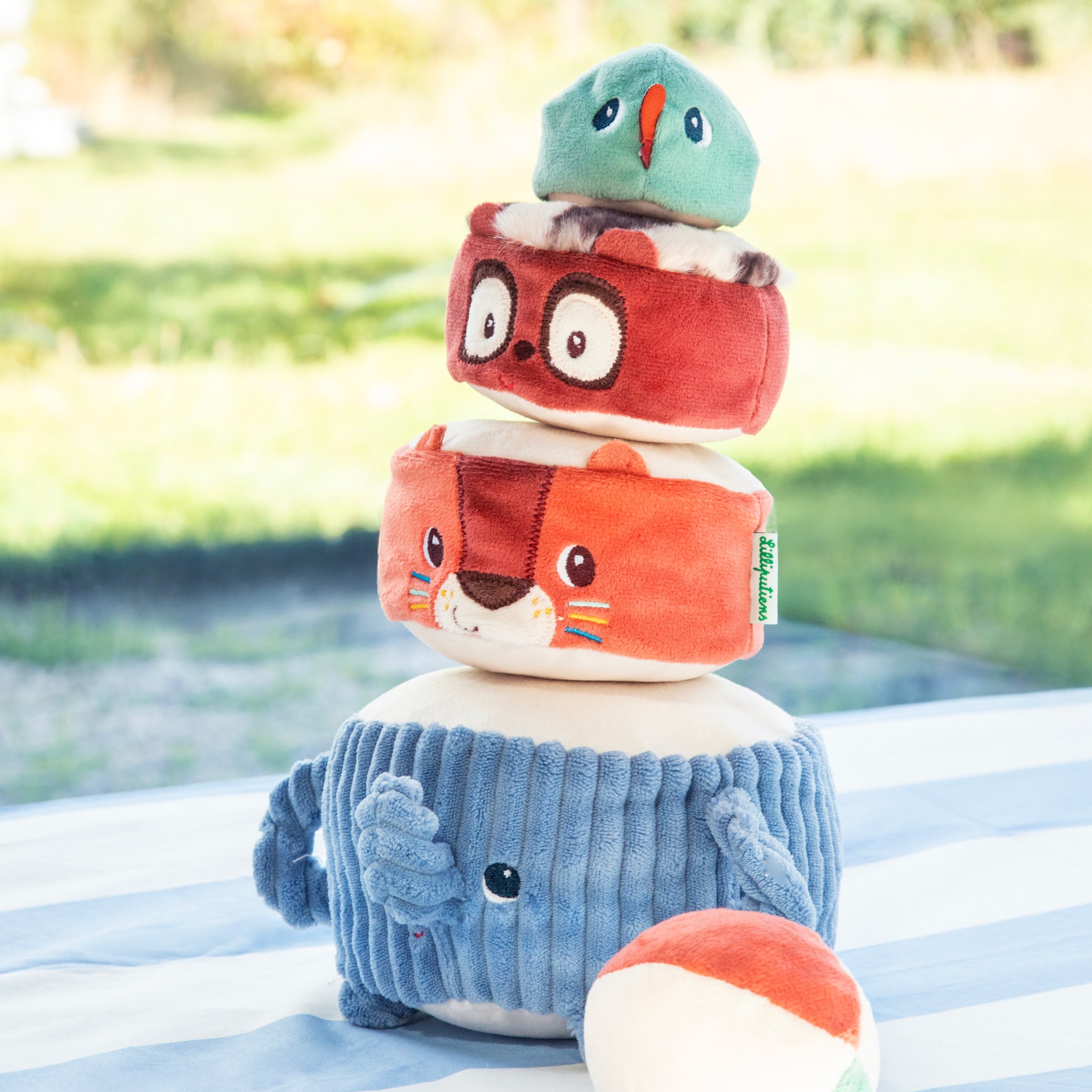 Fabric Sound Pyramid to Stack