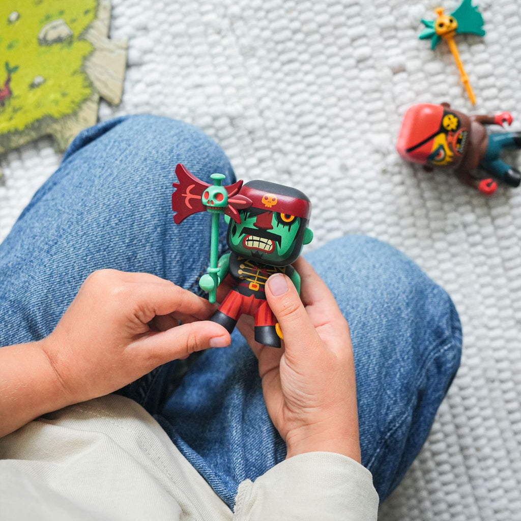 Kyle, Piratous Arty toys