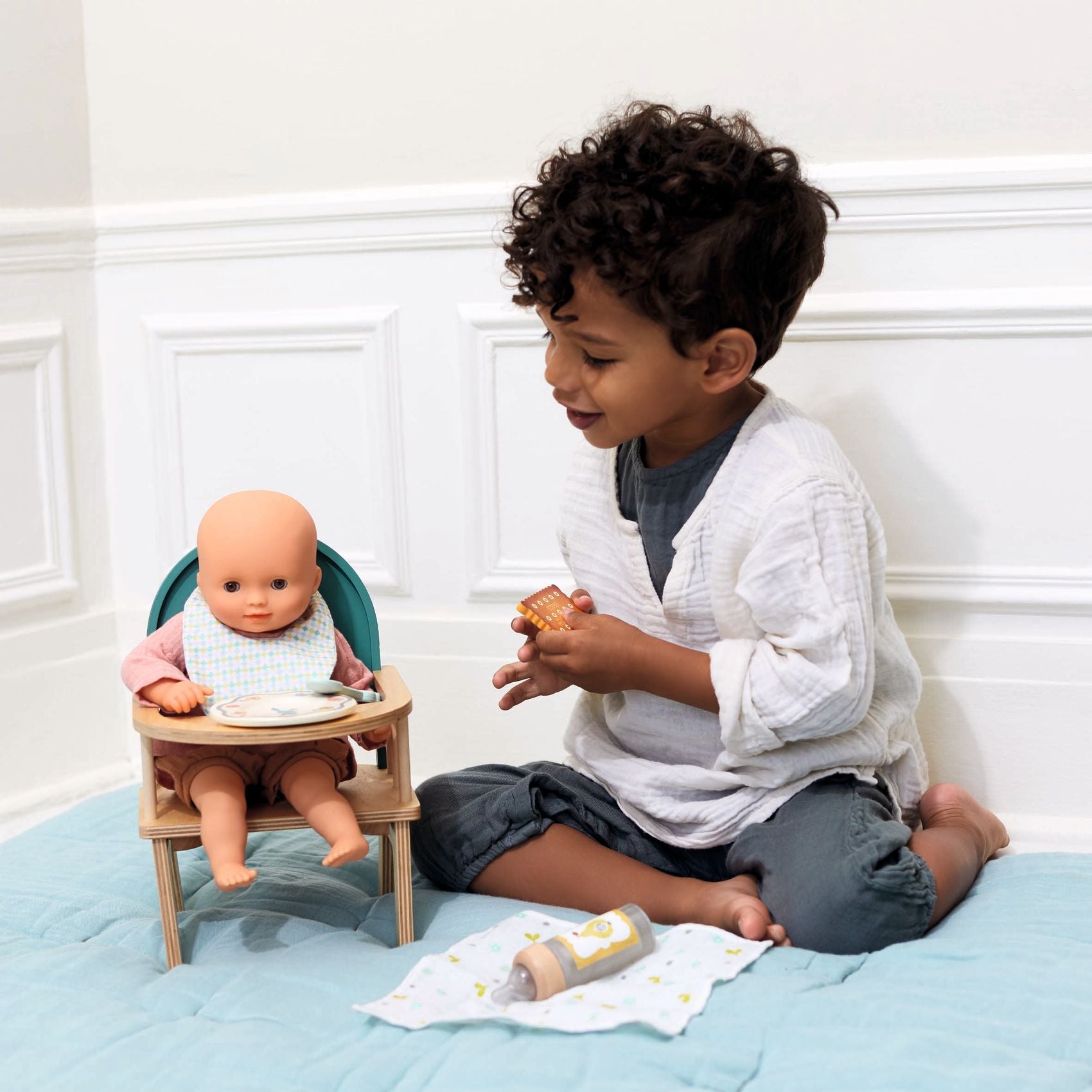 Mealtime set with accessories for dolls