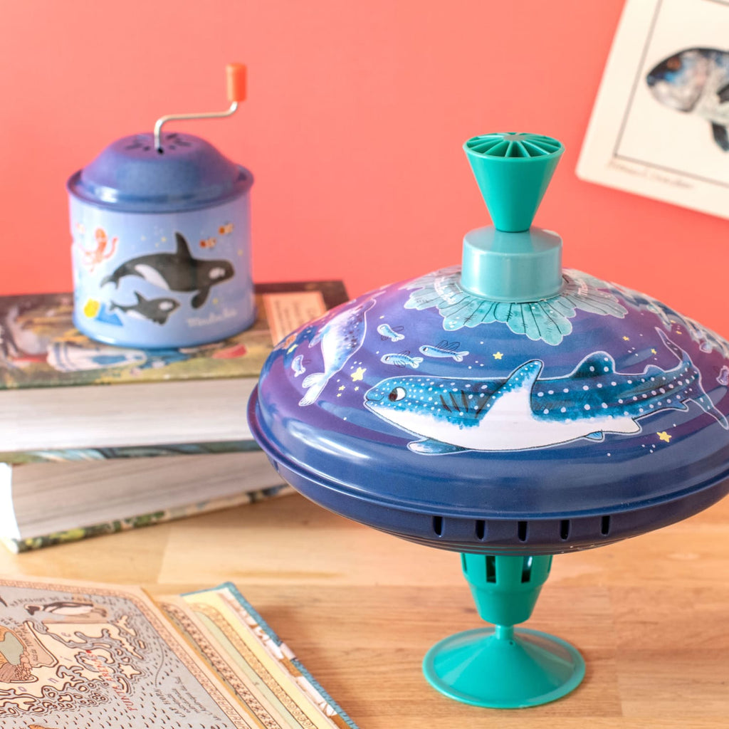 Large metal spinning top, Under the sea