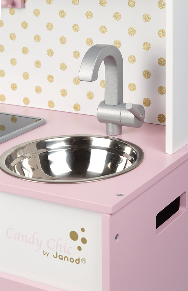 Cucina in legno, sonora e luminosa con accessori Candy chic