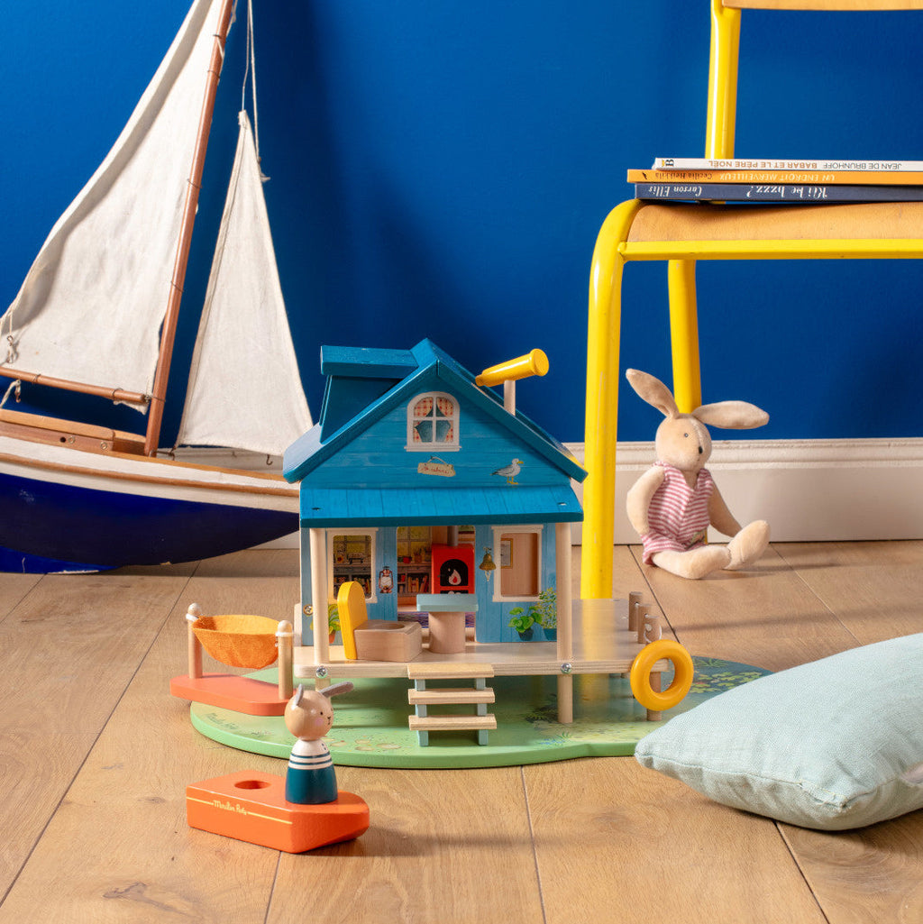 The wooden lake house