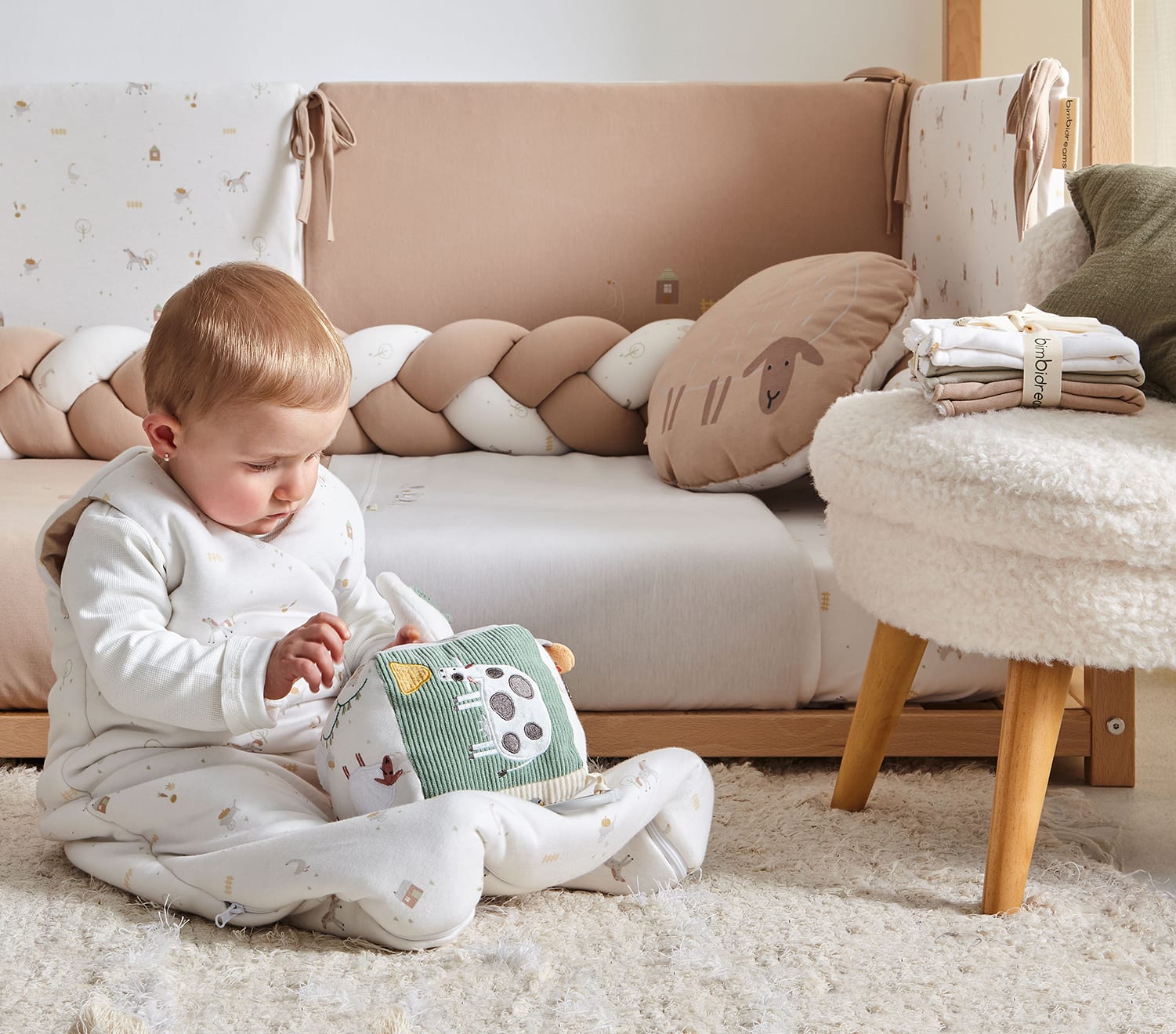 Fabric Activity Cube, Farm