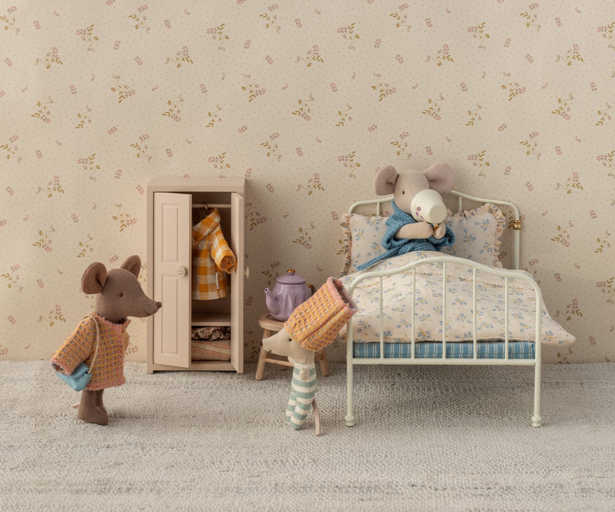 Clothes for Mouse Mom, Set with Bag