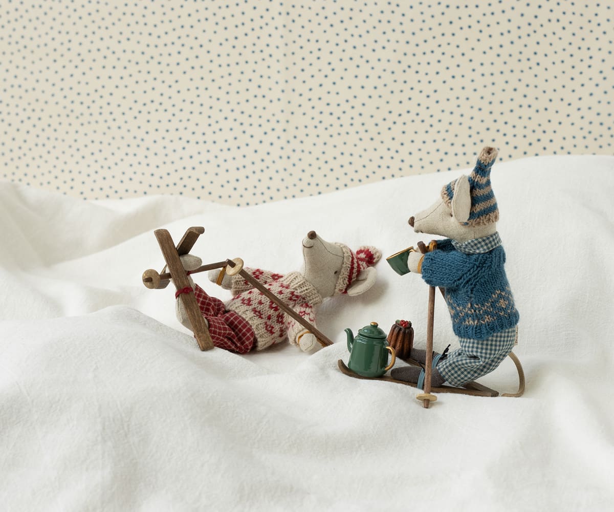 Clothes for daddy mouse, Sweater and hat