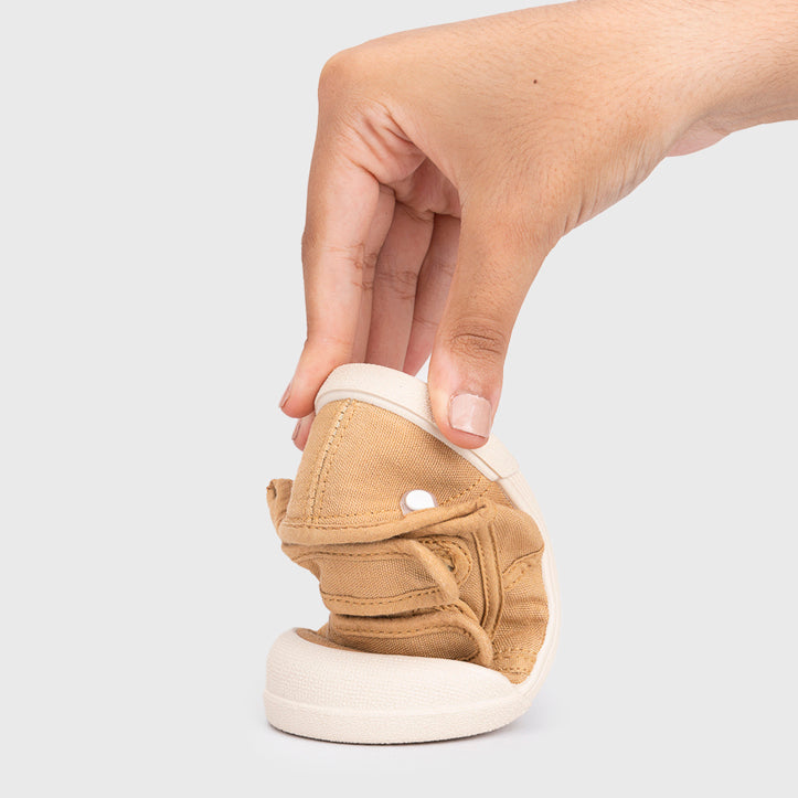 Scarpe in tela concetto barefoot, Cereale