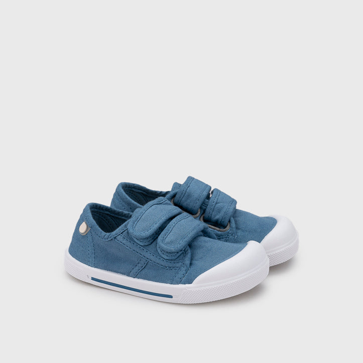 Barefoot concept canvas shoes, Jeans