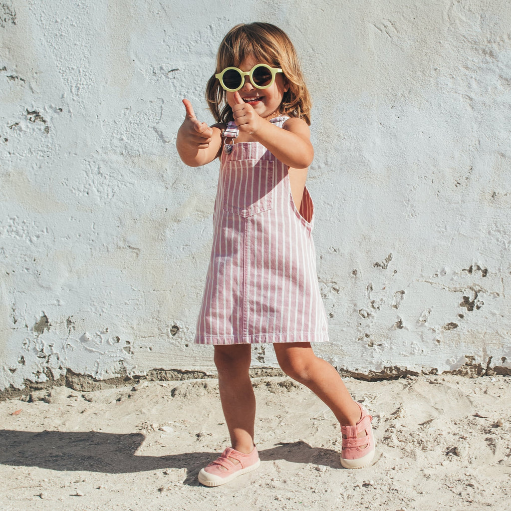 Open Canvas Shoes Barefoot Concept, Pink