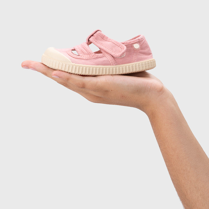Open Canvas Shoes Barefoot Concept, Pink