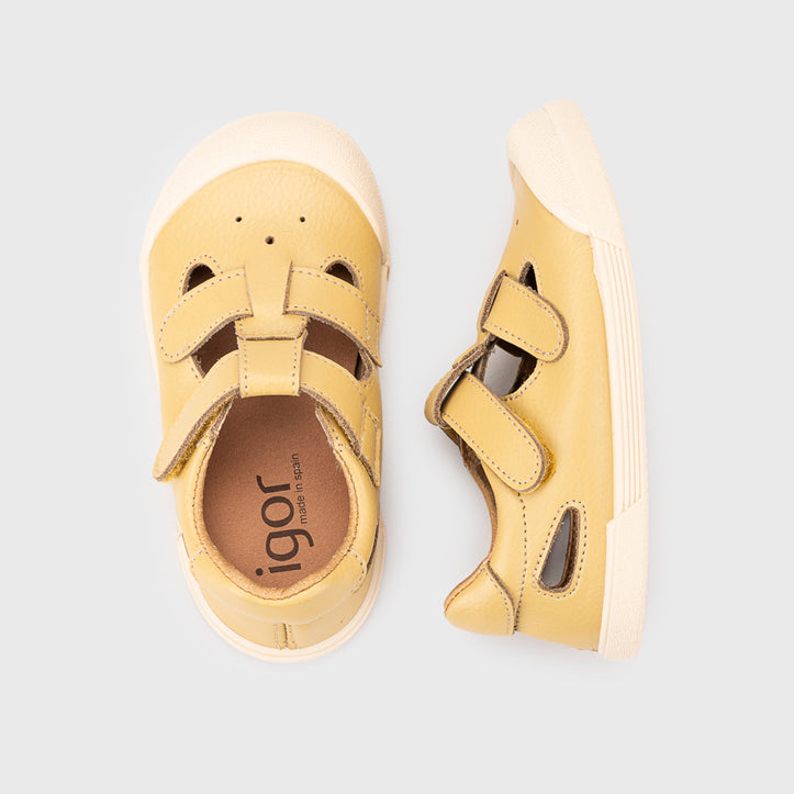 Sandali in pelle concetto barefoot, Giallo