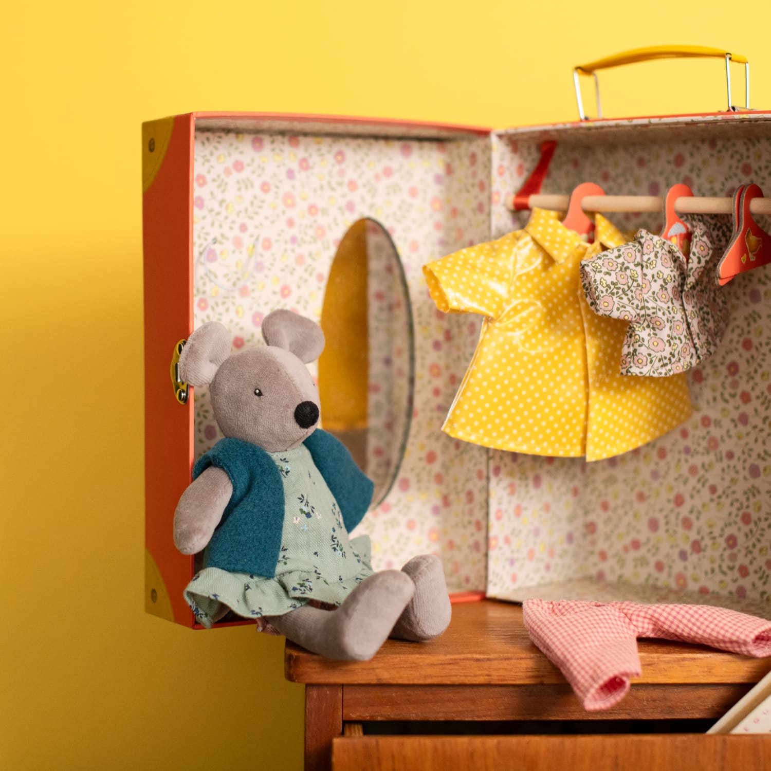 Small wardrobe suitcase, Nini