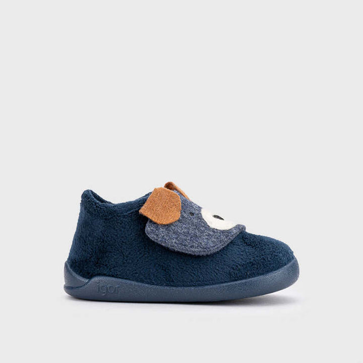 Pantofole concetto barefoot, Cagnolino blu