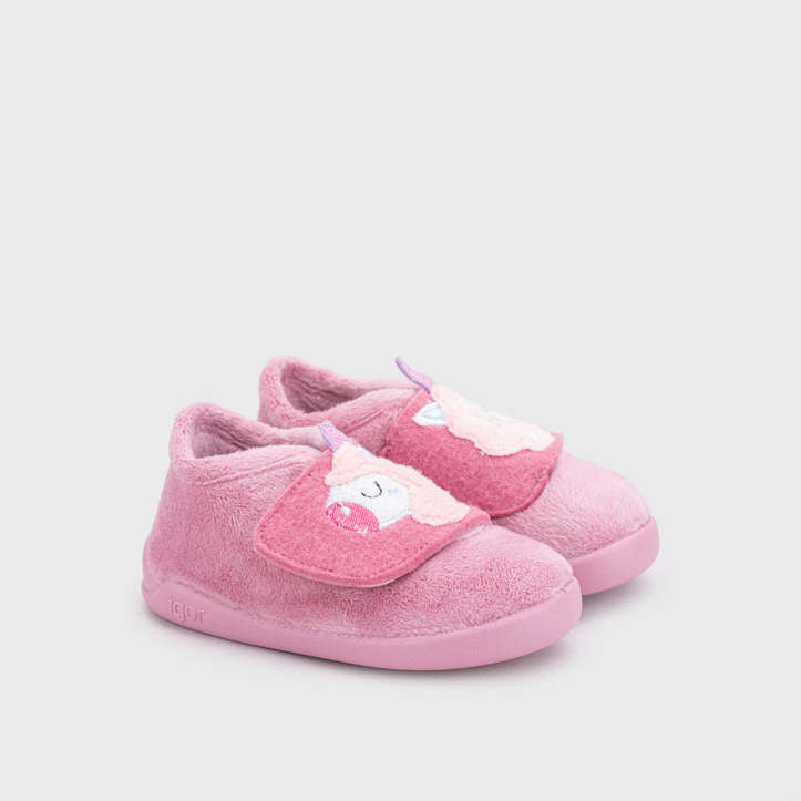 Pantofole concetto barefoot, Unicorno rosa