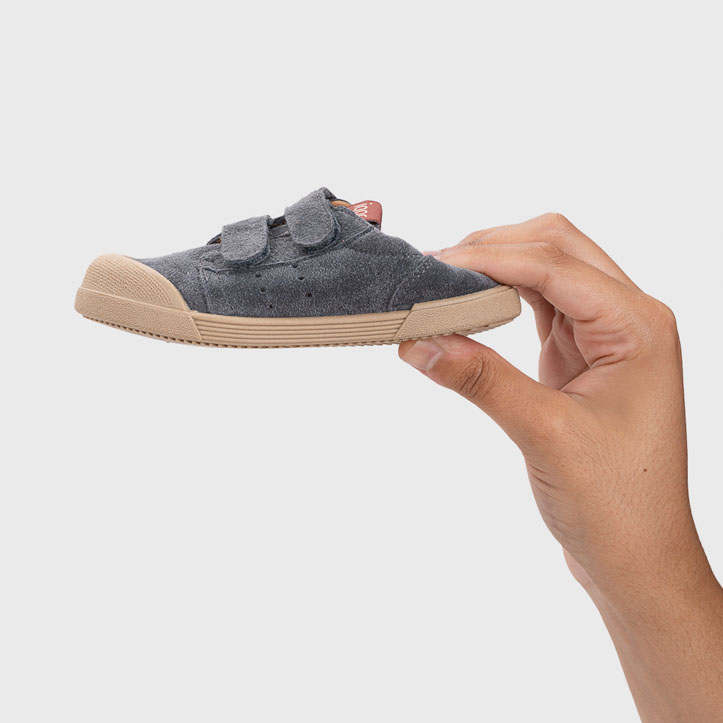 Scarpe in pelle scamosciata, Tennis grigio