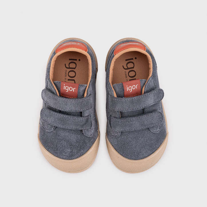 Scarpe in pelle scamosciata, Tennis grigio
