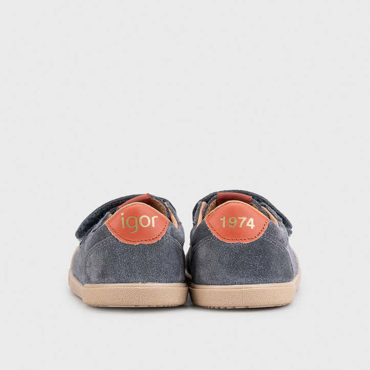 Scarpe in pelle scamosciata, Tennis grigio