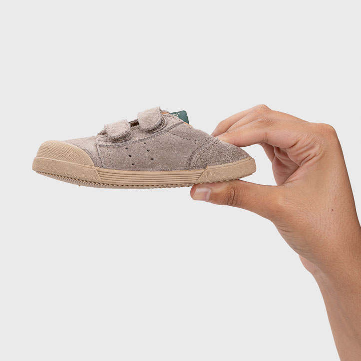 Scarpe in pelle scamosciata, Tennis topo