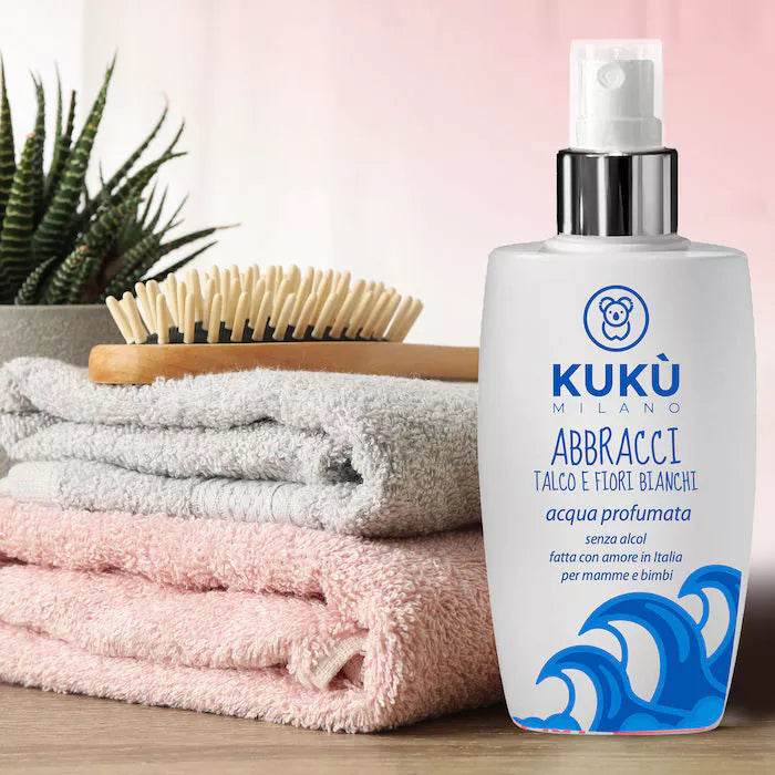 Aqua profumata per bebè, Talco e fiori bianchi, Abbracci | Kukù Milano